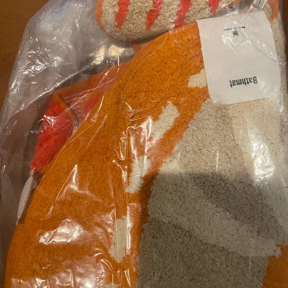 New! Urban Outfitters mushroom 🍄 bathmat